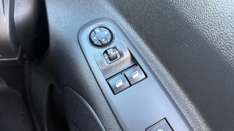 Peugeot Partner Long Diesel 850 1.5 BlueHDi 100 Professional Premium Crew Van